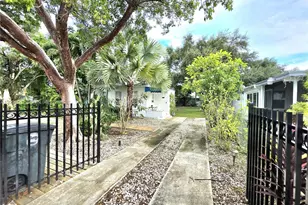 1220 NE 128th St, North Miami, FL 33161 - Photo 3