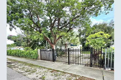 1220 NE 128th St, North Miami, FL 33161 - Photo 1