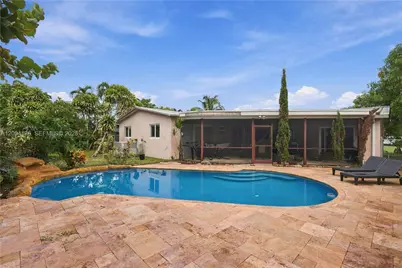 6924 NW 9th St, Margate, FL 33063 - Photo 25