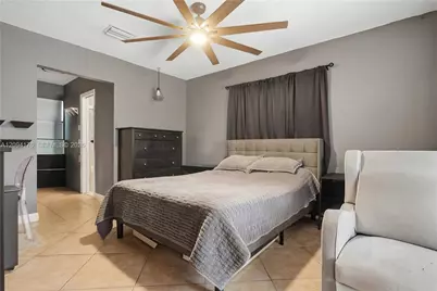 6924 NW 9th St, Margate, FL 33063 - Photo 15