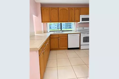17011 N Bay Rd #117, Sunny Isles Beach, FL 33160 - Photo 7