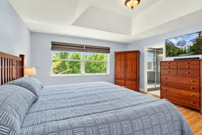 325 NW 158th Ln, Pembroke Pines, FL 33028 - Photo 17