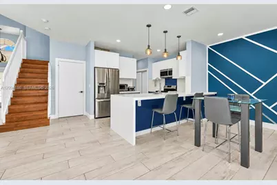 325 NW 158th Ln, Pembroke Pines, FL 33028 - Photo 15