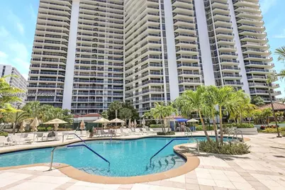 20281 E Country Club Dr #305, Aventura, FL 33180 - Photo 27