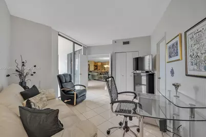 20281 E Country Club Dr #305, Aventura, FL 33180 - Photo 19