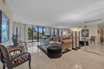 20281 E Country Club Dr #305, Aventura, FL 33180 - Photo 3
