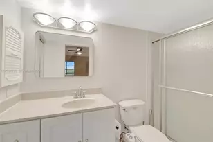13475 SW 9th St, Pembroke Pines, FL 33027 - Photo 15