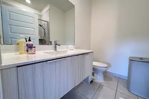 8015 NW 104th Ave, Doral, FL 33178 - Photo 19