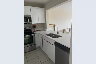 215 SE 3rd Ave #302D, Hallandale Beach, FL 33009 - Photo 3