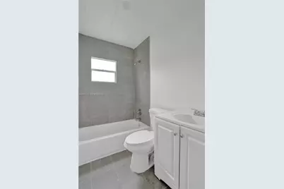 2910 NW 25th St, Fort Lauderdale, FL 33311 - Photo 21