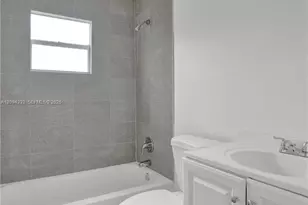 2910 NW 25th St, Fort Lauderdale, FL 33311 - Photo 21