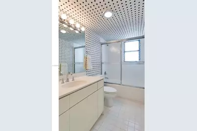 1800 Collins Ave #19F, Miami Beach, FL 33139 - Photo 11