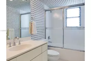 1800 Collins Ave, Miami Beach, FL 33139 - Photo 11