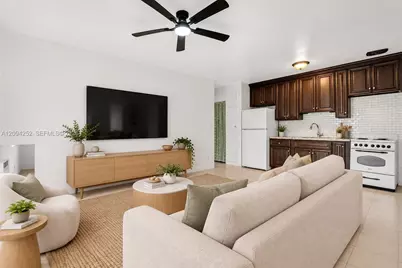 123 SE 2nd Ave #1, Hallandale Beach, FL 33009 - Photo 3