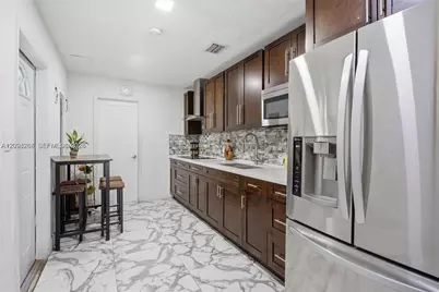 301 SW 36th Ave, Miami, FL 33135 - Photo 23