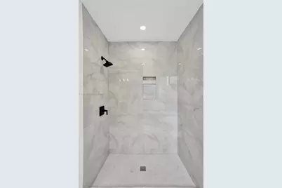 8741 SW 10th St, Pembroke Pines, FL 33025 - Photo 33