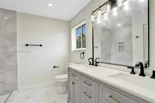 8741 SW 10th St, Pembroke Pines, FL 33025 - Photo 31