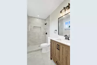 8741 SW 10th St, Pembroke Pines, FL 33025 - Photo 25