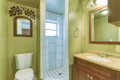 625 Columbus Pkwy, Hollywood, FL 33021 - Photo 13