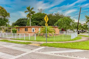 625 Columbus Pkwy, Hollywood, FL 33021 - Photo 1