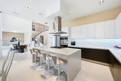 7525 NW 103rd Pl, Doral, FL 33178 - Photo 23