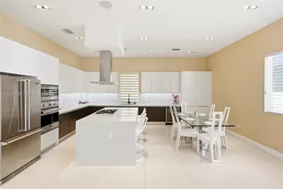 7525 NW 103rd Pl, Doral, FL 33178 - Photo 17
