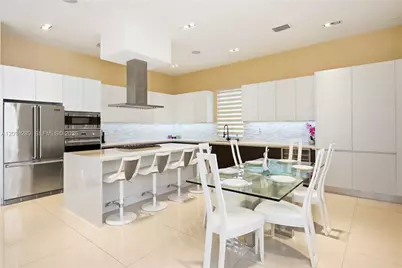 7525 NW 103rd Pl, Doral, FL 33178 - Photo 19