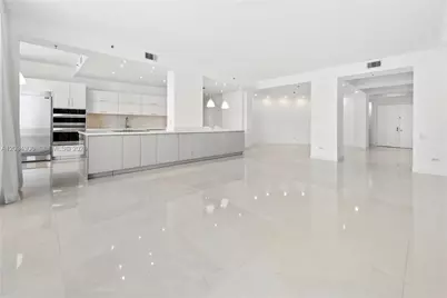 808 Brickell Key Dr #304, Miami, FL 33131 - Photo 15