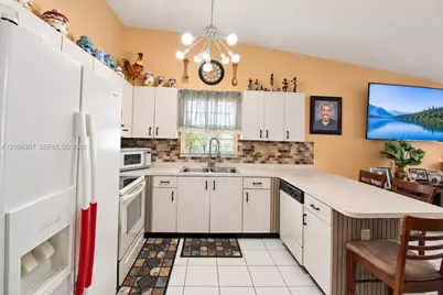 2421 SW 142nd Pl, Miami, FL 33175 - Photo 21