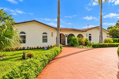 19901 Highland Lakes Blvd, Miami, FL 33179 - Photo 3