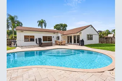 1061 Cedar Creek Way, Davie, FL 33325 - Photo 15