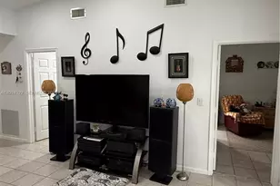 640 SE 22nd Ln, Homestead, FL 33033 - Photo 11