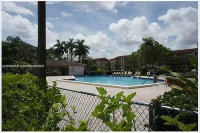 1000 SW 128th Ter #303V, Pembroke Pines, FL 33027 - Photo 11