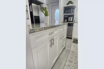 8891 Sunrise Lakes Blvd #302, Sunrise, FL 33322 - Photo 9