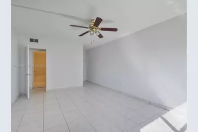 400 Kings Point Dr #523, Sunny Isles Beach, FL 33160 - Photo 13