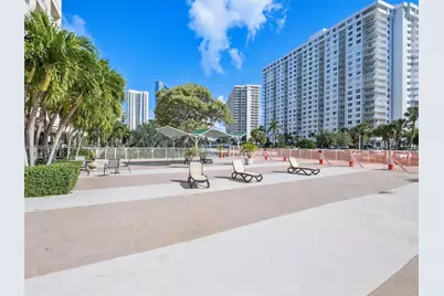 400 Kings Point Dr #523, Sunny Isles Beach, FL 33160 - Photo 23