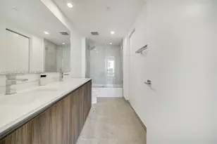 488 NE 18th St, Miami, FL 33132 - Photo 31