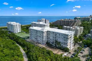 155 Ocean Ln Dr, Key Biscayne, FL 33149 - Photo 59