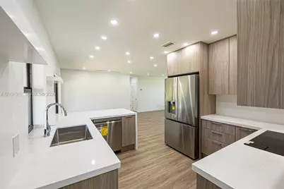 14515 Mahogany Ct, Miami Lakes, FL 33014 - Photo 7