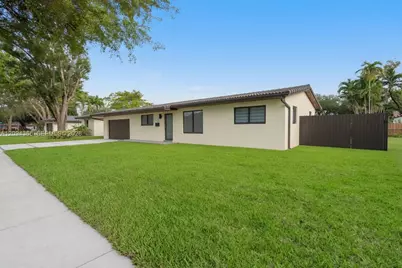 14515 Mahogany Ct, Miami Lakes, FL 33014 - Photo 3