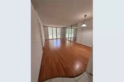 250 Jacaranda Dr #305, Plantation, FL 33324 - Photo 9