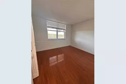250 Jacaranda Dr #305, Plantation, FL 33324 - Photo 7
