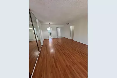 250 Jacaranda Dr #305, Plantation, FL 33324 - Photo 15
