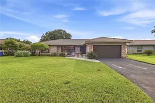 653 NW 100th Ln, Coral Springs, FL 33071 - Photo 1