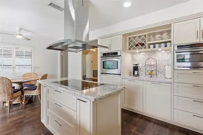 653 NW 100 Ln, Coral Springs, FL 33071 - Photo 9