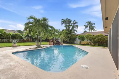 653 NW 100 Ln, Coral Springs, FL 33071 - Photo 29