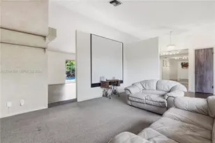 653 NW 100th Ln, Coral Springs, FL 33071 - Photo 5