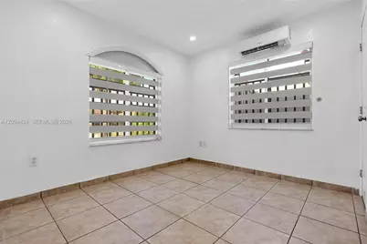 10124 NW 127th Ter, Hialeah Gardens, FL 33018 - Photo 11
