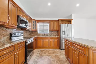 10124 NW 127th Ter, Hialeah Gardens, FL 33018 - Photo 25