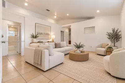 10124 NW 127th Ter, Hialeah Gardens, FL 33018 - Photo 7